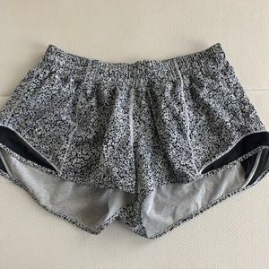 Lululemon shorts (2.5 inch)